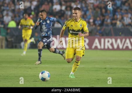 Pachuca De Soto, Mexiko. Juni 2024. Alexander Matan von Columbus Crew #20 bringt den Ball im Endspiel des CONCACAF Champions Cup 2024 zwischen Columbus Crew und Tuzos de Pachuca im Estadio Hidalgo nach vorne. Pachuca schlägt Columbus Crew mit 3:0. Am 1. Juni 2024 in Pachuca, Mexiko. (Foto: Ismael Rosas/Eyepix Group/SIPA USA) Credit: SIPA USA/Alamy Live News Stockfoto