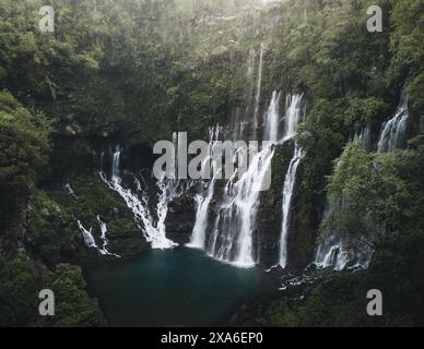Eine wunderschöne Landschaft des Langevin Wasserfalls (Grand Galet) auf der Insel Réunion. Stockfoto