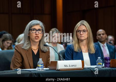 Washington, Usa. Juni 2024. Destiny Lopez, MPA, stellvertretender Co-CEO, Guttmacher, links, Institut, sagt aus, als Allison Linton, MD, MPH, Chief Medical Officer Planned Parenthood of Wisconsin, richtig, vor den Senatsverhandlungen für Gesundheit, Bildung, Arbeit und Pensionen die Freiheiten von Frauen untersucht, wobei der Schwerpunkt auf dem Zugang zu Abtreibungen in ganz Amerika auf dem Capitol Hill in Washington, DC am Dienstag, den 4. Juni 2024 liegt. Foto: Ken Cedeno/UPI Credit: UPI/Alamy Live News Stockfoto