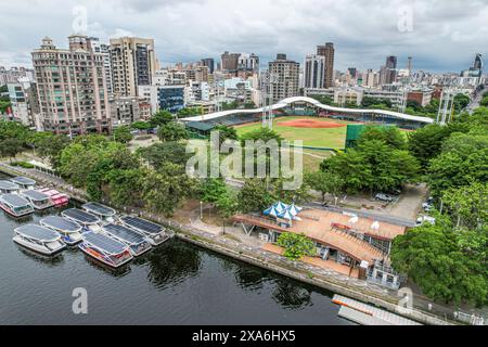 Luftaufnahme der Stadt und des Parks von Kaohsiung in Taiwan Stockfoto