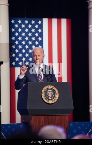 Präsident Joe Biden hält am 5. Januar 2024 am Montgomery County Community College in Blue Bell, Pennsylvania, eine Rede zum dritten Jahrestag des Angriffs auf das US-Kapitol. (Rocco Avallone/Biden Des Präsidenten) Stockfoto