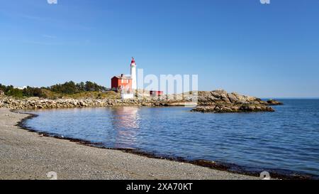 Die majestätische restaurierte, historische Touristenattraktion Fisgard Lighthouse. Stockfoto