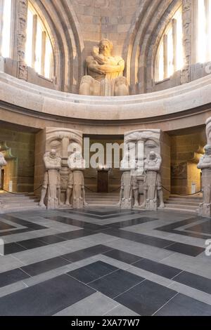 Blick auf die Todeswächter in der Krypta in der Ruhmeshalle im Völkerschlachtdenkmal, Leipzig, Sachsen, Deutschland, Europa Stockfoto