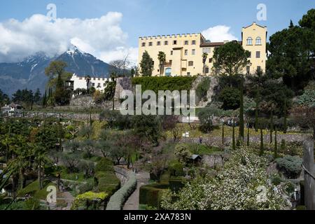 Blick auf die Gärten von Schloss Trauttmansdorff, Meran, Südtirol, Italien, Europa Stockfoto