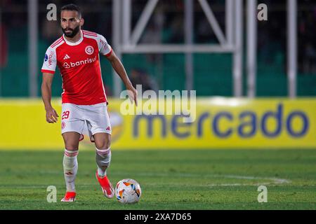 Tarija, Bolivien. Juni 2024. Thiago Maia von Internacional, während des Spiels zwischen Tomayapo und Internacional für die 4. Runde der Gruppe C der Copa Sudamericana 2024, im IV Centenario Stadium in Tarija, Bolivien am 4. Juni. Foto: Max Peixoto/DiaEsportivo/Alamy Live News Credit: DiaEsportivo/Alamy Live News Stockfoto