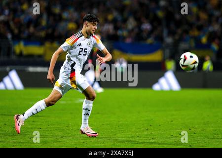 Aleksandar Pavlovic (Deutschland, #25) am Ball, Deutschland gegen Ukraine, DFB Fussball Nationalmannschaft Herren, Laenderspiel, Saison 2023/2024, 03.06.2024. DFB-Vorschriften verbieten jede Verwendung von Fotografien als Bildsequenzen und/oder Quasi-Video Foto: Eibner-Pressefoto/Florian Wiegand Stockfoto