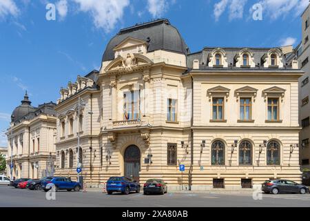 Bukarest, Rumänien. Mai 2024. Außenansicht des zentralen Universitätsbibliotheksgebäudes im Stadtzentrum Stockfoto