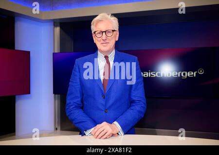 Theo Koll in der ARD-Talkshow maischberger im Studio Berlin Adlershof. Berlin, 04.06.2024 *** Theo Koll in der ARD Talkshow maischberger im Studio Berlin Adlershof Berlin, 04 06 2024 Foto:XT.xBartillax/xFuturexImagex maischberger0406 4603 Stockfoto