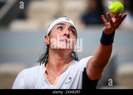 On JABEUR aus Tunesien am zehnten Tag des Roland-Garros 2024, ATP und WTA Grand Slam Tennis Turnier am 04. Juni 2024 im Roland-Garros Stadion in Paris, Frankreich Stockfoto