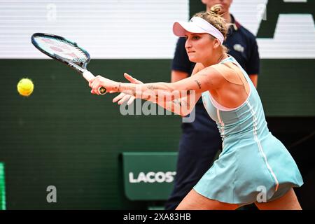 Marketa VONDROUSOVA der Tschechischen Republik am zehnten Tag des Roland-Garros 2024, ATP und WTA Grand Slam Tennis Turnier am 04. Juni 2024 im Roland-Garros Stadion in Paris, Frankreich Stockfoto