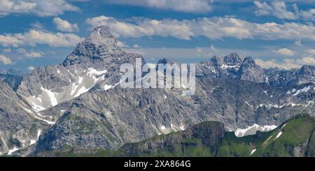 Panorama vom Koblat-Hoehenweg am Nebelhorn zum Hochvogel, 2592m, Allgäuer Alpen, Allgäuer, Bayern, Deutschland Stockfoto