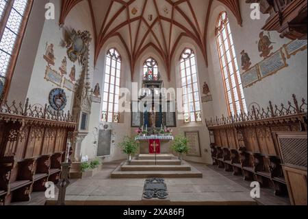 Kircheneinrichtung mit Renaissance-Hochaltar von 1611 mit der Mondsichel Madonna, gotische Marienkirche, Kalbensteinberg, Mittelfranken Stockfoto