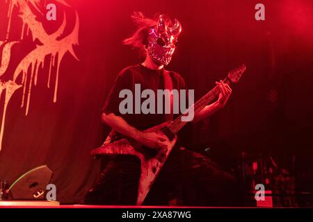 Oslo, Norwegen. Juni 2024. Die russische Deathcore-Band Slaughter to Supreme feiert ein Live-Konzert im Rockefeller in Oslo. Hier ist Gitarrist Dmitry Mamedov live auf der Bühne zu sehen. (Foto: Gonzales Photo/Alamy Live News Stockfoto