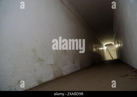 Gizycko, Polen - 13. Mai 2024 - Tunnel in der ehemaligen preußischen Boyen-Festung Stockfoto