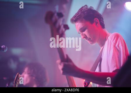 Swim Deep tritt live im Deaf Institute in Manchester auf, 04.06.24 Stockfoto