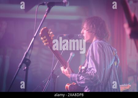 Swim Deep tritt live im Deaf Institute in Manchester auf, 04.06.24 Stockfoto