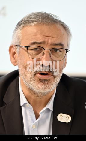 Brüssel, Belgien Juni 2024. Etienne Thobois CEO Paris2024 wurde während einer Pressekonferenz vorgestellt, um den dritten Teil der Auswahl der Athleten des Teams Belgien für die Olympischen Spiele 2024 in Paris am Mittwoch, den 5. Juni 2024, in Brüssel vorzustellen. BELGA PHOTO ERIC LALMAND Credit: Belga News Agency/Alamy Live News Stockfoto