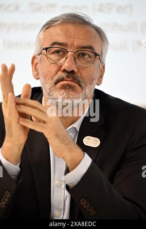 Brüssel, Belgien Juni 2024. CEO Paris2024, Etienne Thobois, ein Bild auf einer Pressekonferenz, um den dritten Teil der Auswahl der Athleten des Teams Belgien für die Olympischen Spiele 2024 in Paris am Mittwoch, den 5. Juni 2024, in Brüssel vorzustellen. BELGA PHOTO ERIC LALMAND Credit: Belga News Agency/Alamy Live News Stockfoto