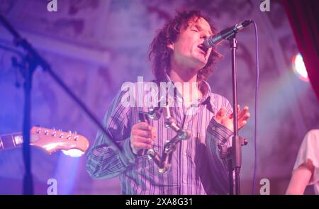 Swim Deep tritt live im Deaf Institute in Manchester auf, 04.06.24 Stockfoto