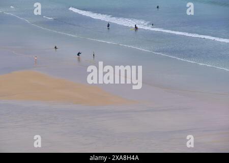 Ebbe am Towan Beach in Newquay in Cornwall in Großbritannien Stockfoto