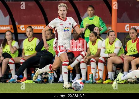 Toronto, Kanada. Juni 2024. Cloé Lacasse #20 von Kanada in Aktion während eines internationalen Freundschaftsspiels im BMO Field. Das Spiel endete mit 1:1. Quelle: SOPA Images Limited/Alamy Live News Stockfoto