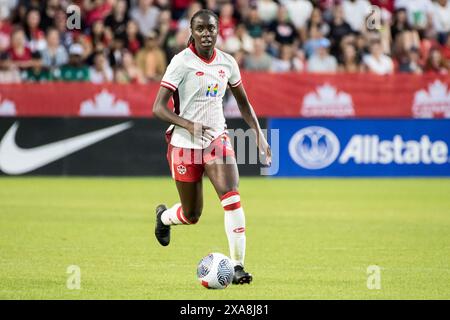 Toronto, Kanada. Juni 2024. Simi Awujo #13 von Kanada in Aktion während eines internationalen Freundschaftsspiels im BMO Field. Das Spiel endete mit 1:1. (Foto von Angel Marchini/SOPA Images/SIPA USA) Credit: SIPA USA/Alamy Live News Stockfoto