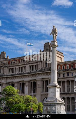 Der Hofpalast oder der Justizpalast & Lavalle Monument im Stadtteil San Nicolas in Buenos Aires, Argentinien. Das Hauptquartier der Justiz an Stockfoto