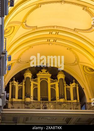 Die 1871 erbaute Walcker-Orgel im Chorloft der Metropolitan Cathedral in Buenos Aires, Argentinien. Stockfoto