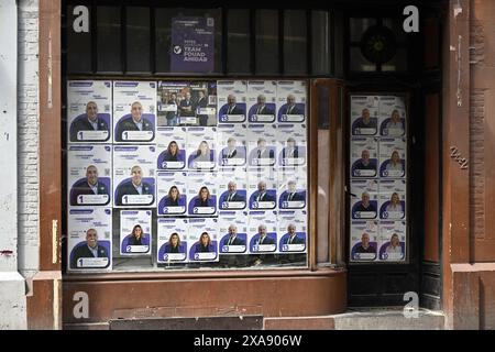 Brüssel, Belgien Juni 2024. Bild von Wahlplakaten mit Bild von Politikern, in den Straßen von Laeken-Laken, Brüssel, Mittwoch, 05. Juni 2024. In Belgien finden am 9. Juni zusammenfallende Wahlen für die regionalen, föderalen und europäischen Gesetzgebungsorgane statt. BELGA PHOTO ERIC LALMAND Credit: Belga News Agency/Alamy Live News Stockfoto