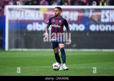 Matheus Pereira von SD Eibar mit dem Ball beim LaLiga Hypermotion Spiel zwischen SD Eibar und Real Oviedo im Ipurua Stadium am 02. Juni 2024 in E Stockfoto