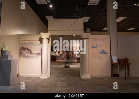 Eintritt zur Ausstellung über Petra, Jordanien im BYU Museum of Peoples and Cultures in Provo, Utah. Stockfoto