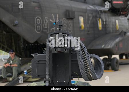 Berlin, Deutschland 05. Juni 2024: Internationale Luft- und Raumfahrtausstellung ILA 2024 im Bild: Blick in das Bordgeschütz eines Helikopters *** Berlin 05. Juni 2024 Internationale Luft- und Raumfahrtausstellung ILA 2024 im Bild Blick in das Bordgeschütz eines Helikopters Copyright: XFotostandx/xReuhlx Stockfoto