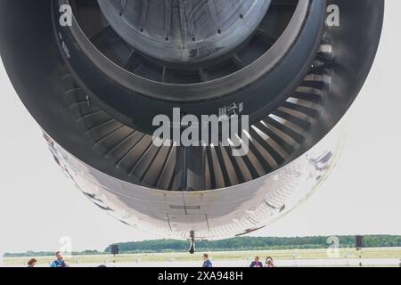 Berlin, Deutschland 05. Juni 2024: Internationale Luft- und Raumfahrtausstellung ILA 2024 im Bild: Blick in das Triebwerk eines Airbus A 380 *** Berlin 05 Juni 2024 Internationale Luft- und Raumfahrtausstellung ILA 2024 das Bild zeigt einen Blick in das Triebwerk eines Airbus A 380 Copyright: XFotostandx/xReuhlx Stockfoto