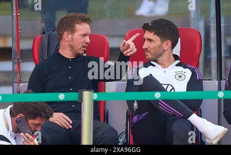 DFB-Trainer Julian Nagelsmann, Bundestrainer, Nationaltrainer Benjamin Glueck, Assistenztrainer DFB im Freundschaftsspiel DEUTSCHLAND - UKRAINE 0-0 DEUTSCHLAND - UKRAINE in Vorbereitung auf die Europameisterschaft 2024 am 3. Juni 2024 in Nürnberg. Fotograf: ddp Images/STAR-Images Credit: ddp Media GmbH/Alamy Live News Stockfoto