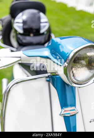 Vintage-Roller/Moped auf dem London Concours 2024 Stockfoto