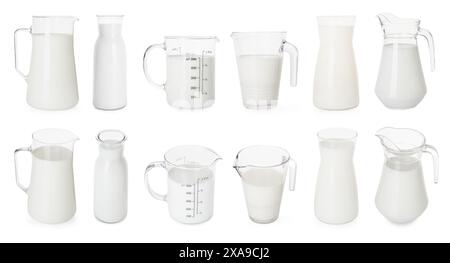 Frische Milch in Kännchen isoliert auf weiß, Set Stockfoto