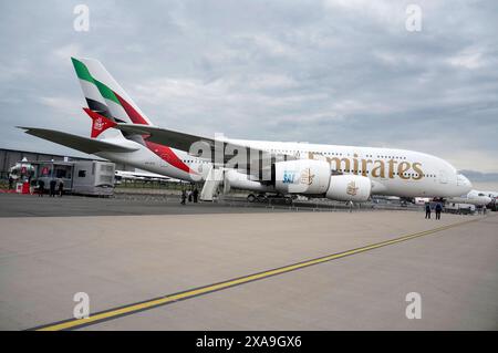 Ein Airbus A380-842 der Airline Emirates auf der ILA Berlin auf dem ILA-Gelände am Flughafen BER Berlin-Brandenburg. Berlin, 05.06.2024 *** an Airbus A380 842 der Emirates Airline auf dem ILA-Gelände am BER Berlin Brandenburg Airport Berlin, 05 06 2024 Foto:XT.xBartillax/xFuturexImagex ila eroffnungsrundgang 4646 Stockfoto