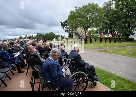 Plumelec, Frankreich. Juni 2024. Während einer Zeremonie zum Gedenken an SAS Fallschirmjäger und Freie Französische Streitkräfte, die während des Zweiten Weltkriegs in der Bretagne starben, am 5. Juni 2024 im La Gree Mill SAS (Special Air Service) Memorial in Plumelec, Westfrankreich, im Rahmen der Gedenkfeier zum 80. Jahrestag des Zweiten Weltkriegs landeten Alliierte in der Normandie. Foto: Jacques Witt/Pool/ABACAPRESS. COM Credit: Abaca Press/Alamy Live News Stockfoto