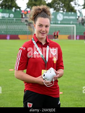 POSEN, POLEN - 4. JUNI 2024: Mary McAteer aus Wales beim Qualifikationsspiel der UEFA Women’s Euro 2025 in der Liga B zwischen den ukrainischen Frauen und den walisischen Frauen im Stadion Miejski W Grodzisku in Polen am 4. Juni 2024. (Bild von Ashley Crowden/FAW) Stockfoto