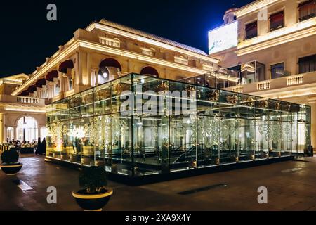 Doha, Katar - 1. Mai 2024: Snan Food Hall in Doha, an einem der außergewöhnlichsten Orte Katars, der luxuriösen 21 High Street am Katara Stockfoto