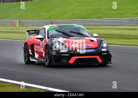 George Jaxon, Q Mix Concrete mit JWB Motorsport, Porsche 718 Cayman GT4 RS Clubsport, Porsche Sprint Challenge Großbritannien 2024, eine einzelne Marke Stockfoto