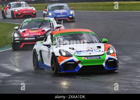 Ben Sidhu, Xentek Motorsport, Porsche 718 Cayman GT4 RS Clubsport, Porsche Sprint Challenge Great Britain 2024, eine einzige Markenserie mit allen Fahrern Stockfoto