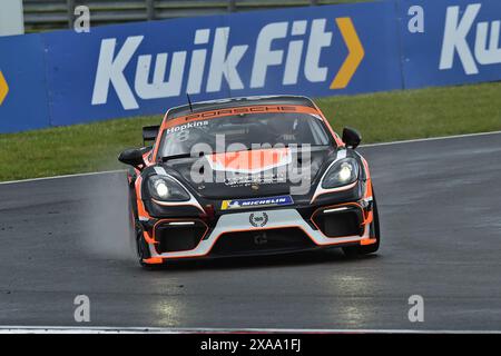 Sebastian Hopkins, Team Parker Racing, Porsche 718 Cayman GT4 RS Clubsport, Porsche Sprint Challenge Great Britain 2024, eine einzelne Markenserie mit einem Stockfoto