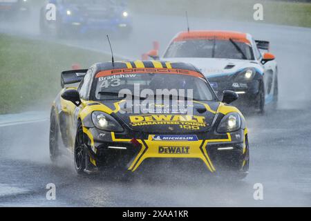 Thomas Bradshaw, Toro Verde GT, Porsche 718 Cayman GT4 RS Clubsport, Porsche Sprint Challenge Großbritannien 2024, eine einzige Markenserie mit allen Antriebssystemen Stockfoto