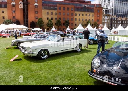 1966 Ford Mustang GT Cabriolet beim London Concours 2024 bei der ehrenwerten Artilleriekompanie City of London UK Stockfoto