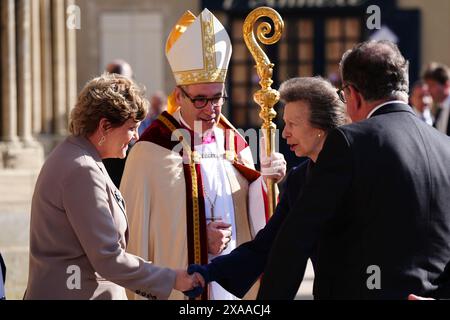 Die Prinzessin Royal, Präsidentin der Commonwealth war Graves Commission, trifft zu den jährlichen Gedenkfeiern der Commonwealth war Graves Commission in der Bayeux Cathedral in Bayeux, Frankreich, während der Veranstaltungen zum 80. Jahrestag des D-Day ein. Bilddatum: Mittwoch, 5. Juni 2024. Stockfoto