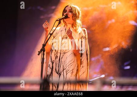 Barcelona, Spanien. 2024.06.01. PJ Harvey tritt am 1. Juni 2024 auf der Bühne im Primavera Sound in Barcelona auf. Stockfoto