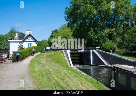 Denham Deep Lock die tiefste Schleuse am Grand Union Canal ein historisches Wahrzeichen und funktionierende Kanalschleuse Ickenham Uxbridge England Großbritannien Stockfoto