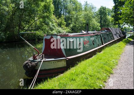 Widgeon Theatreboat liegt am Grand Union Canal nahe Denham Deep Lock Ickenham Uxbridge England UK Stockfoto