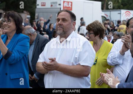 Zentrale Wahlkampfkundgebung Esquerras für die Europawahlen mit der Anwesenheit von Kandidaten aus verschiedenen Regionen, die sich einer Koalition angeschlossen haben, der Anwesenheit von Oriol Junqueras und der gesamten Generalitat-Regierung mit dem amtierenden Präsidenten Pere Aragons." M'tin Central de campa-a de Esquerra para las elecciones europeas, con la presencia de los candidatos de las diferentes regiones que se han unido en coalici-n, la presencia de Oriol Junqueras y todo el gobierno de la Generalitat con el presidente en funciones Pere Aragons." Auf dem Bild: oriol junqueras, pere aragones News Politics -Barcelo Stockfoto